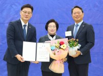  width: 100%; height : 150px