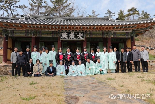 신안 지도향교, 공기 2577년 춘기 석전대제 봉행..