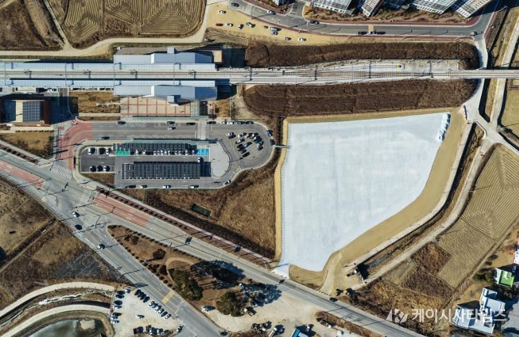 이용객 폭증 울진역, 주차대란 해소(울진역 임시주차장)