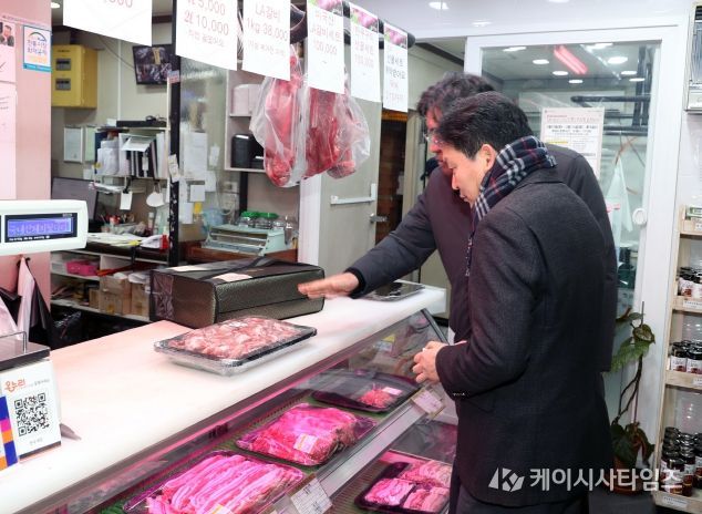 신병대 청주부시장, 설맞이 전통시장 장보기 동참