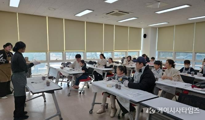 시립중앙도서관 겨울방학 프로그램 운영 사진