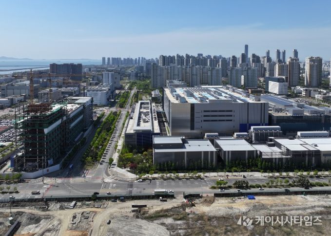 삼성바이오로직스(우)와 싸토리우스(좌)-인천광역시 제공