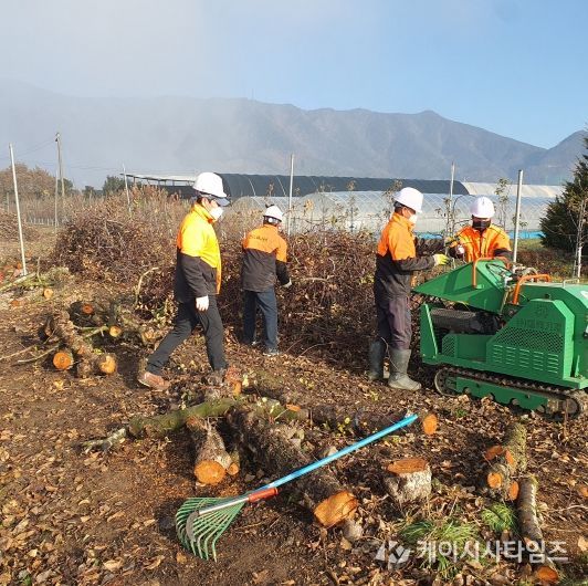 충북농기원, “영농부산물 태우지 말고 파쇄하세요”