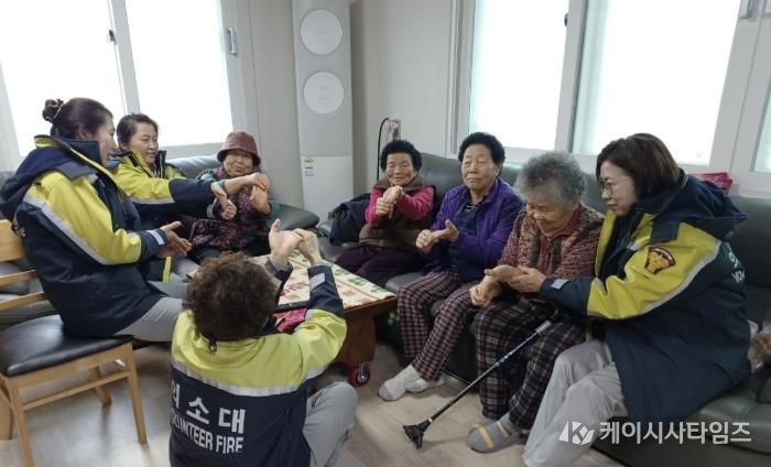 홍성소방서 의용소방대, 겨울철 취약계층에 따뜻한 안전 나눔
