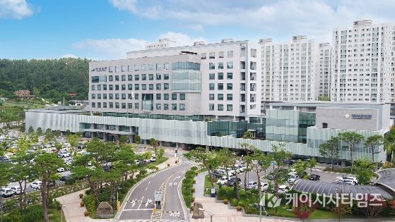 예산군청사 전경