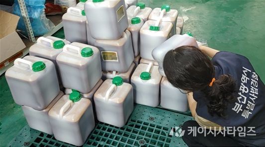 소스류 등 식자재 창고 점검 현장