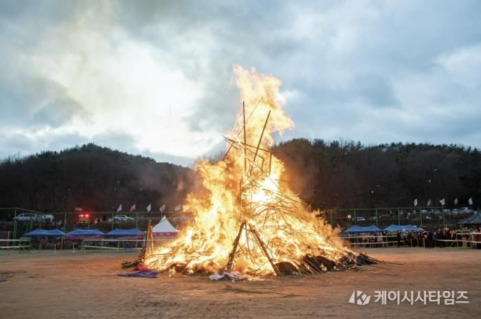 부산 금정구, 2026 정월대보름 달집태우기 행사 성료