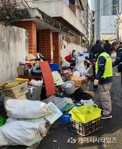 대전 중구, 저장강박 의심 사망자 어르신 가구 주거환경 정비 실시