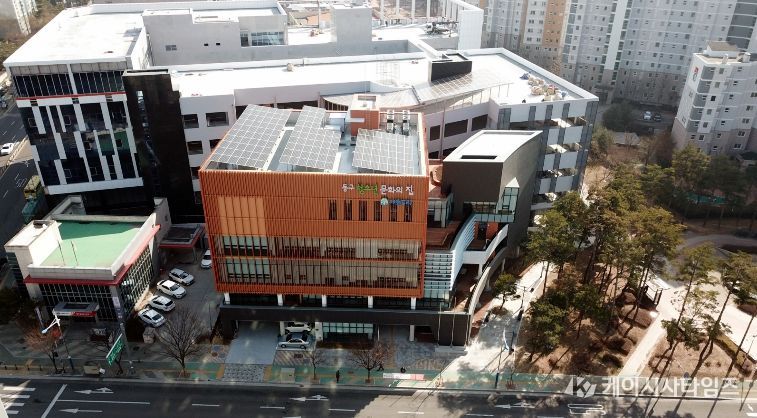 동구청소년문화의집 아름드리(관장 설영일)는 올해 생성형 AI 윤리 인식 함양 교육 프로그램 ‘T.O.P(Think, Objective, Practice)’를 운영한다.