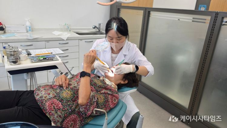 맞춤형 구강관리 교육까지 1:1 맞춤형 잇몸 케어 실시