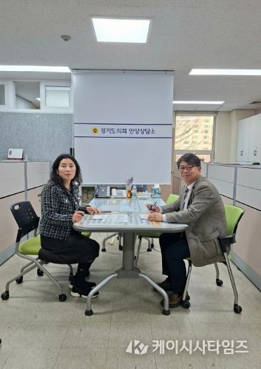 김재훈 의원, 평촌도서관 재개관에 따른 면담 가져