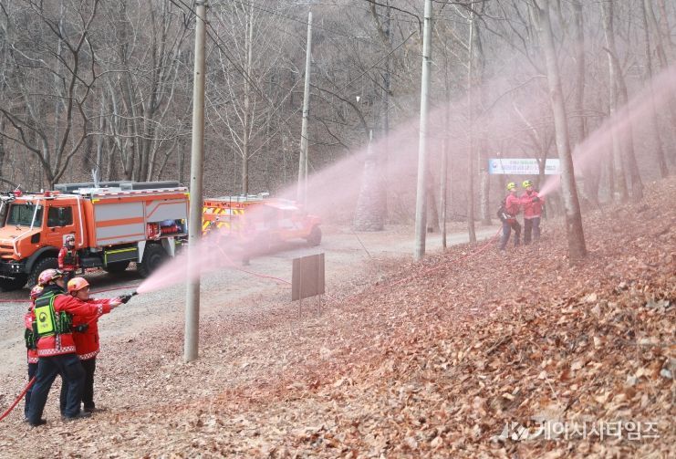 산불지연제 사전 살포로 대형산불 예방 총력