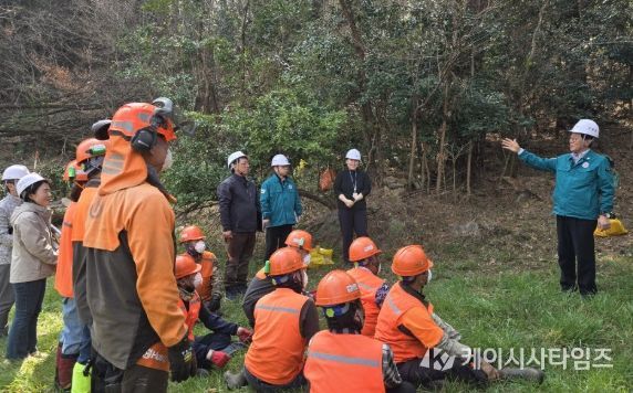 기장군, “작은 부주의도 막는다”… 소나무재선충병 방제 현장 안전점검 나서