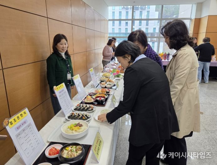 용인특례시 농산물 원산지 톺아보기 전시 모습