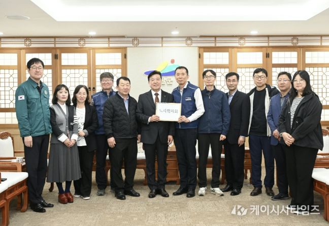 노사협의회 기념촬영