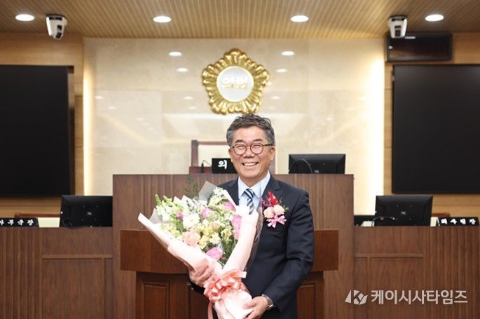 제9대 평택시의회 보궐선거로 당선된 이윤하 의장