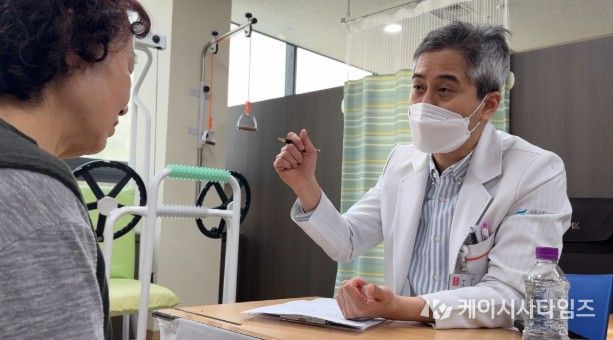 생생병원과 함께하는 촉탁의 진료 진행 모습